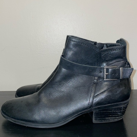 Vince Camuto Leather Booties. VP-Peamer.  Size 9.5. - Picture 1 of 9